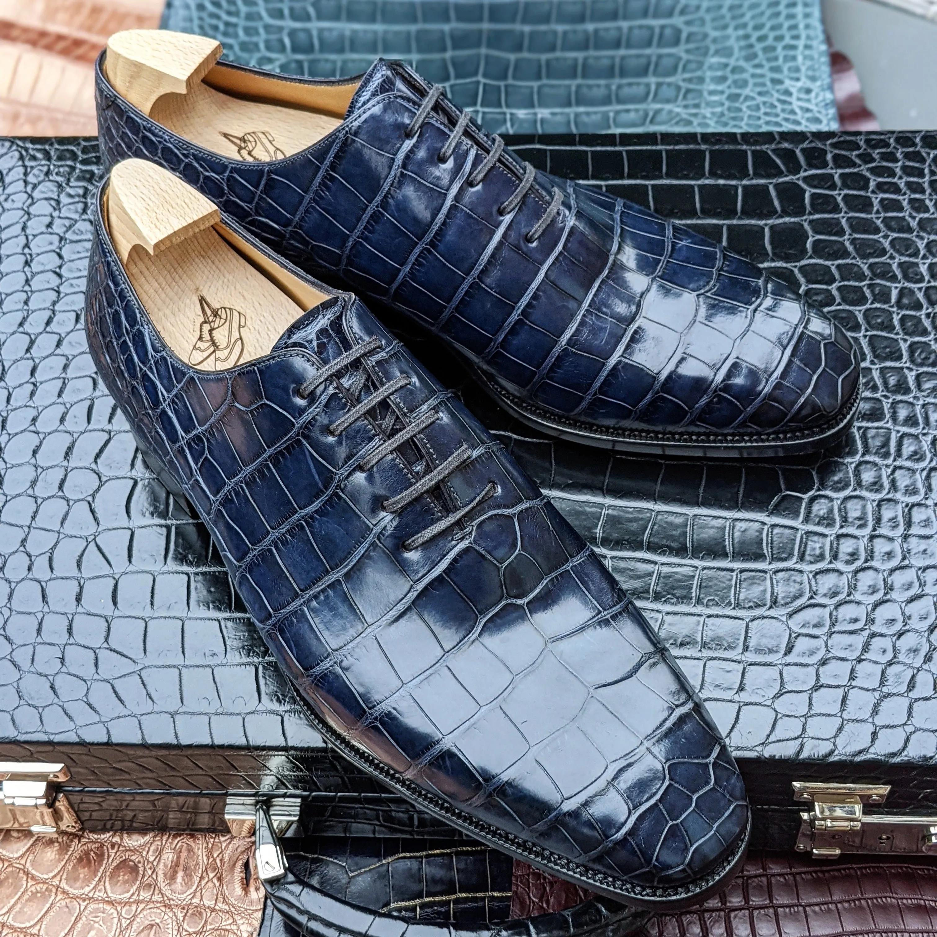 Ascot Wholecut - Blue Alligator