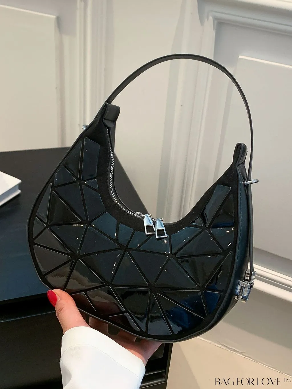 BagForLove - Chic Metallic Geometric Glossy Underarm Bag