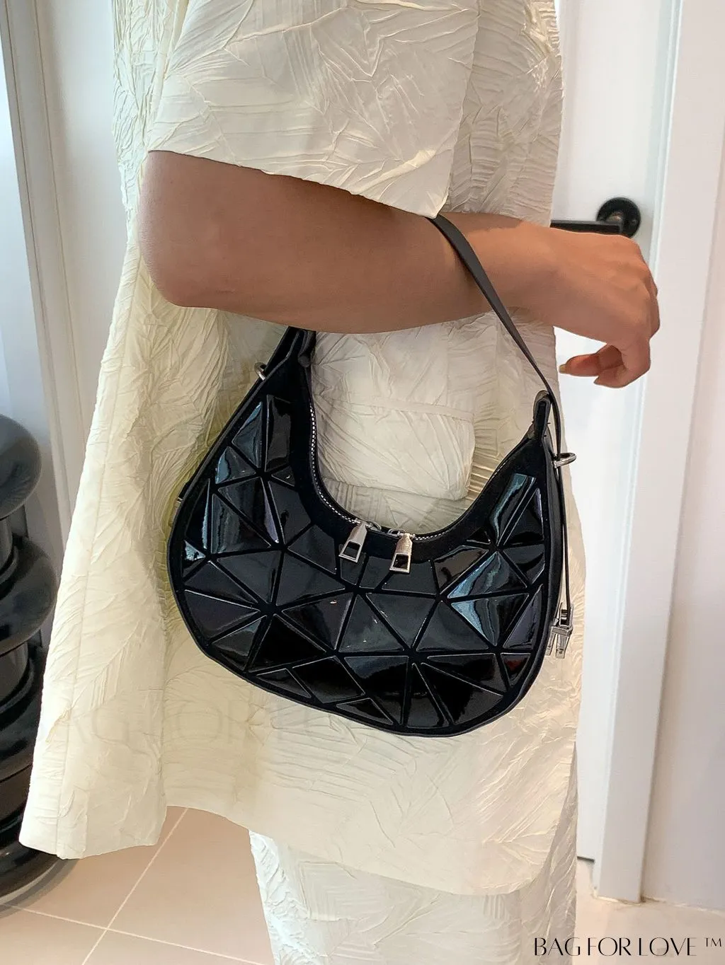 BagForLove - Chic Metallic Geometric Glossy Underarm Bag