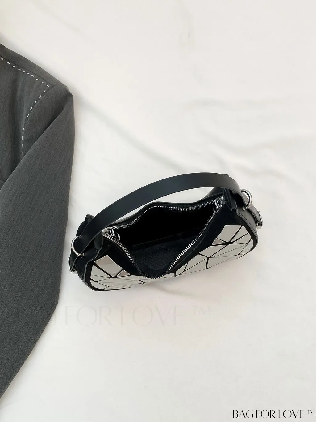 BagForLove - Chic Metallic Geometric Glossy Underarm Bag