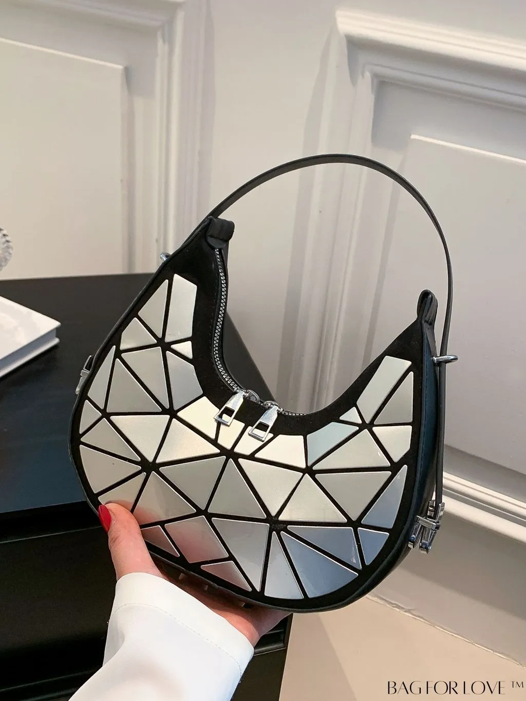 BagForLove - Chic Metallic Geometric Glossy Underarm Bag