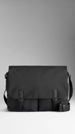 Burberry - Beat Check Messenger Bag