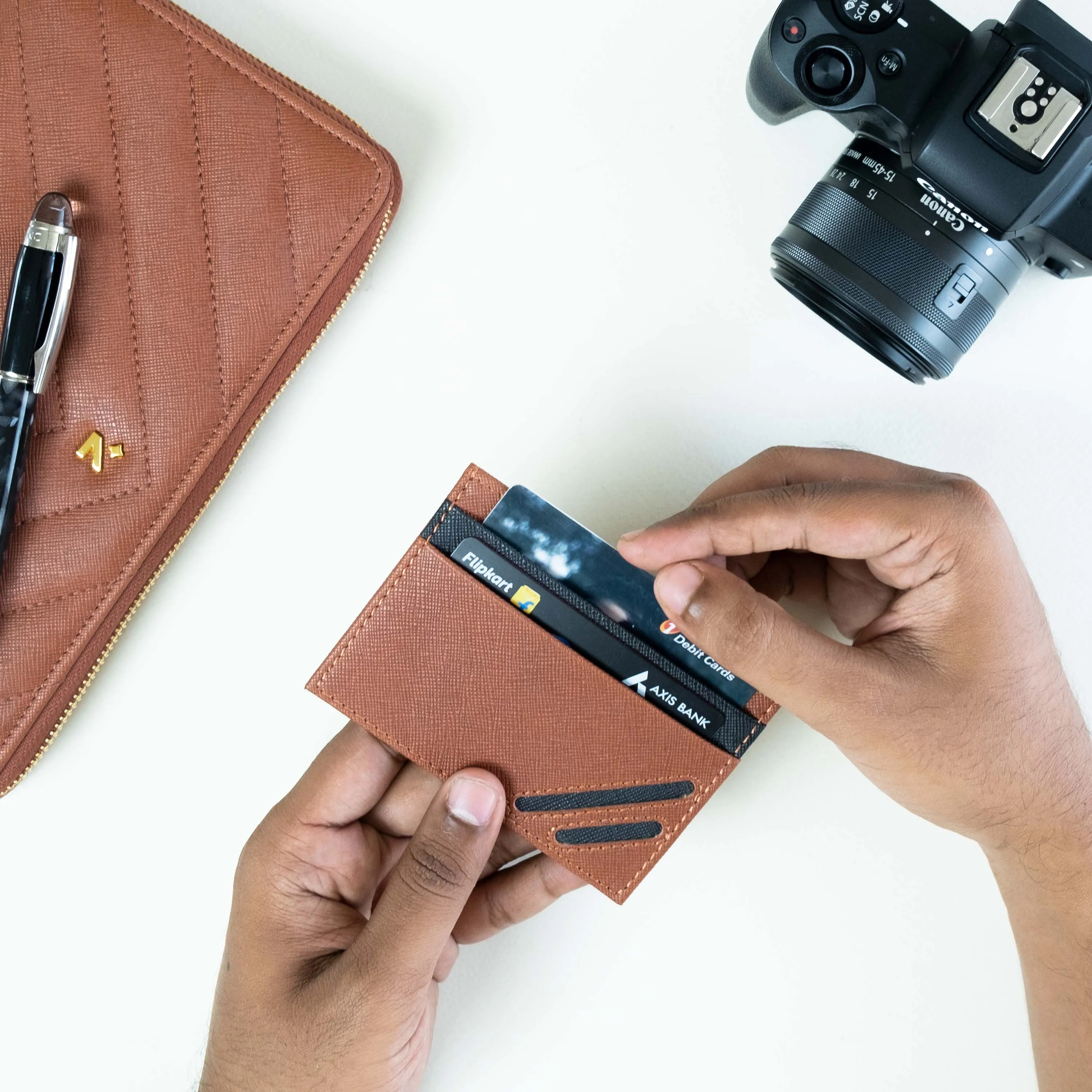 CARD HOLDER - BICHROME