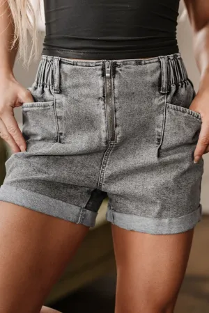 Chain Detail Pocketed High-Waist Shorts