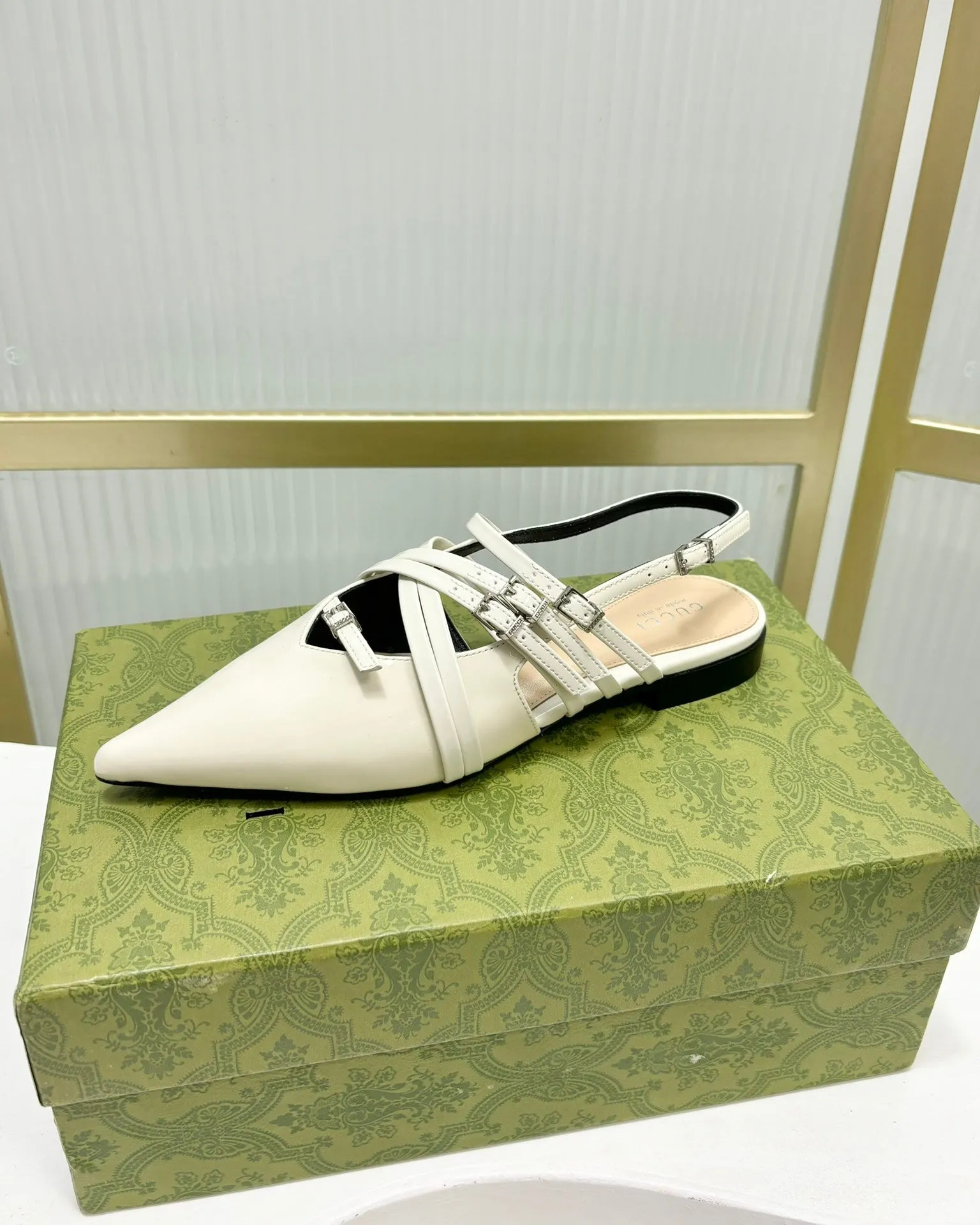 GLOSSY Competitive pricing WHITE STRAPPY CALFSKIN Gucci FLAT SLINGBACK High-performance IN