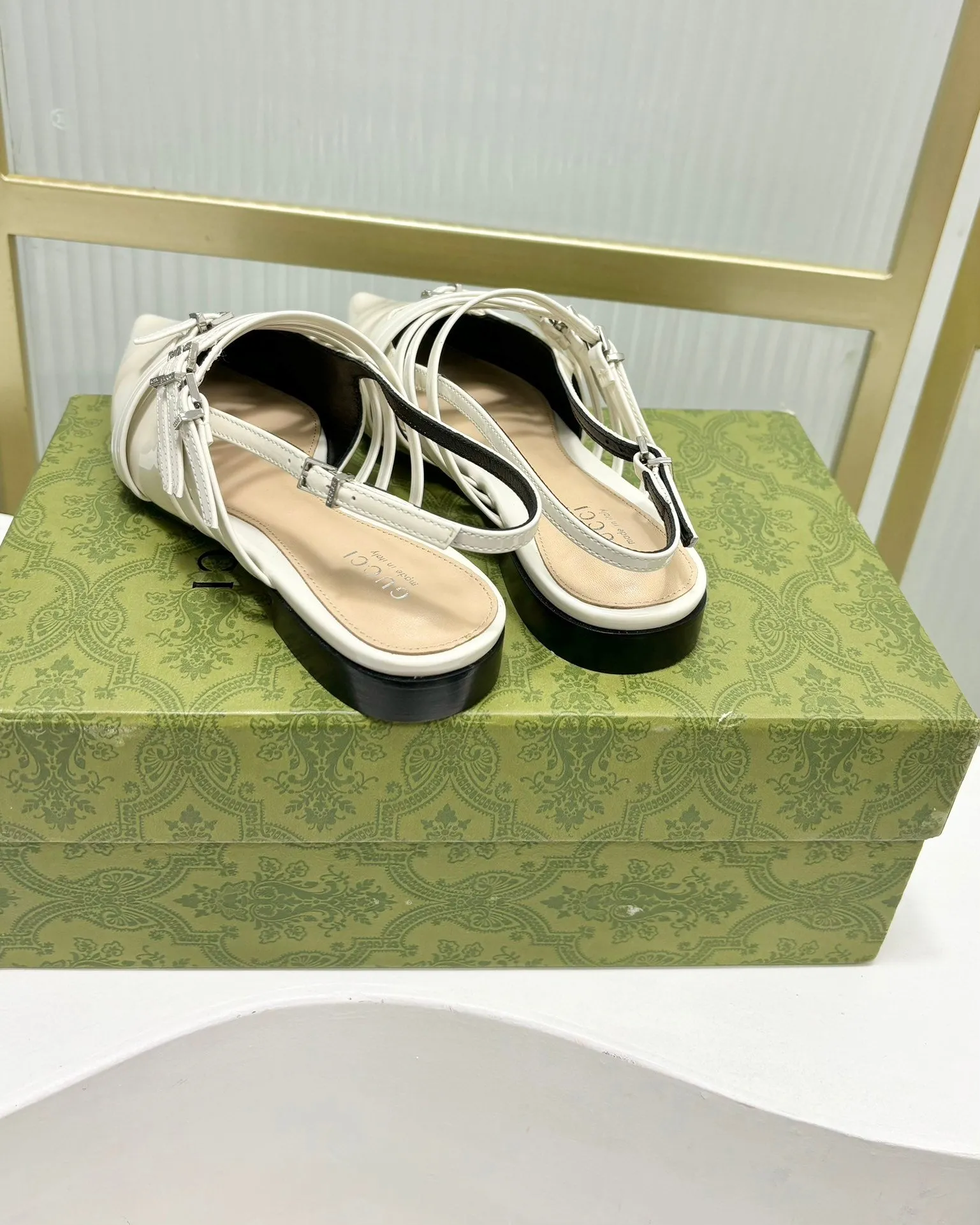 GLOSSY Competitive pricing WHITE STRAPPY CALFSKIN Gucci FLAT SLINGBACK High-performance IN