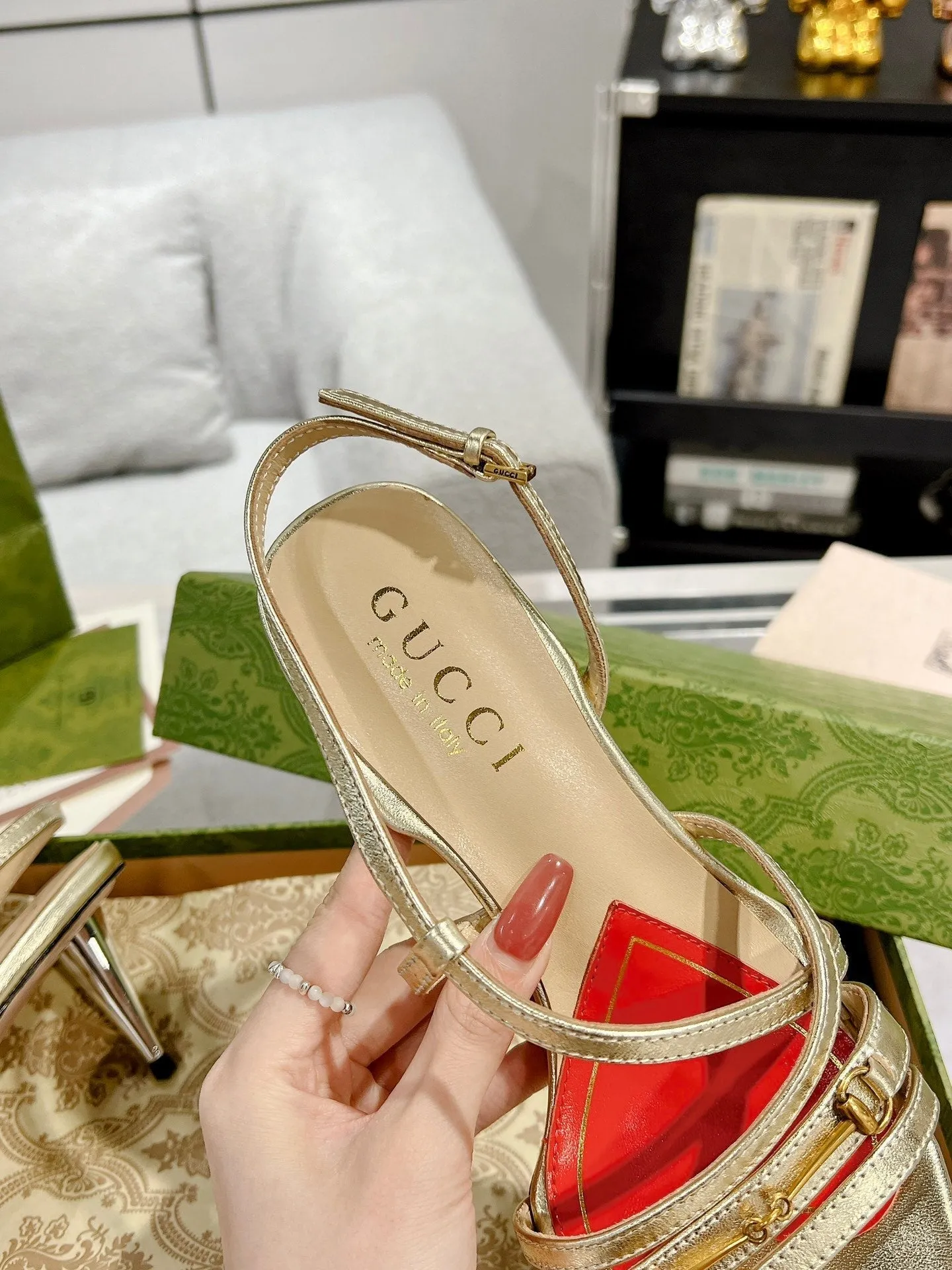 Gucci HEEL SANDAL CALFSKIN CLASSIC STRAPPY GOLD GG Trackable METALLIC Dependable
