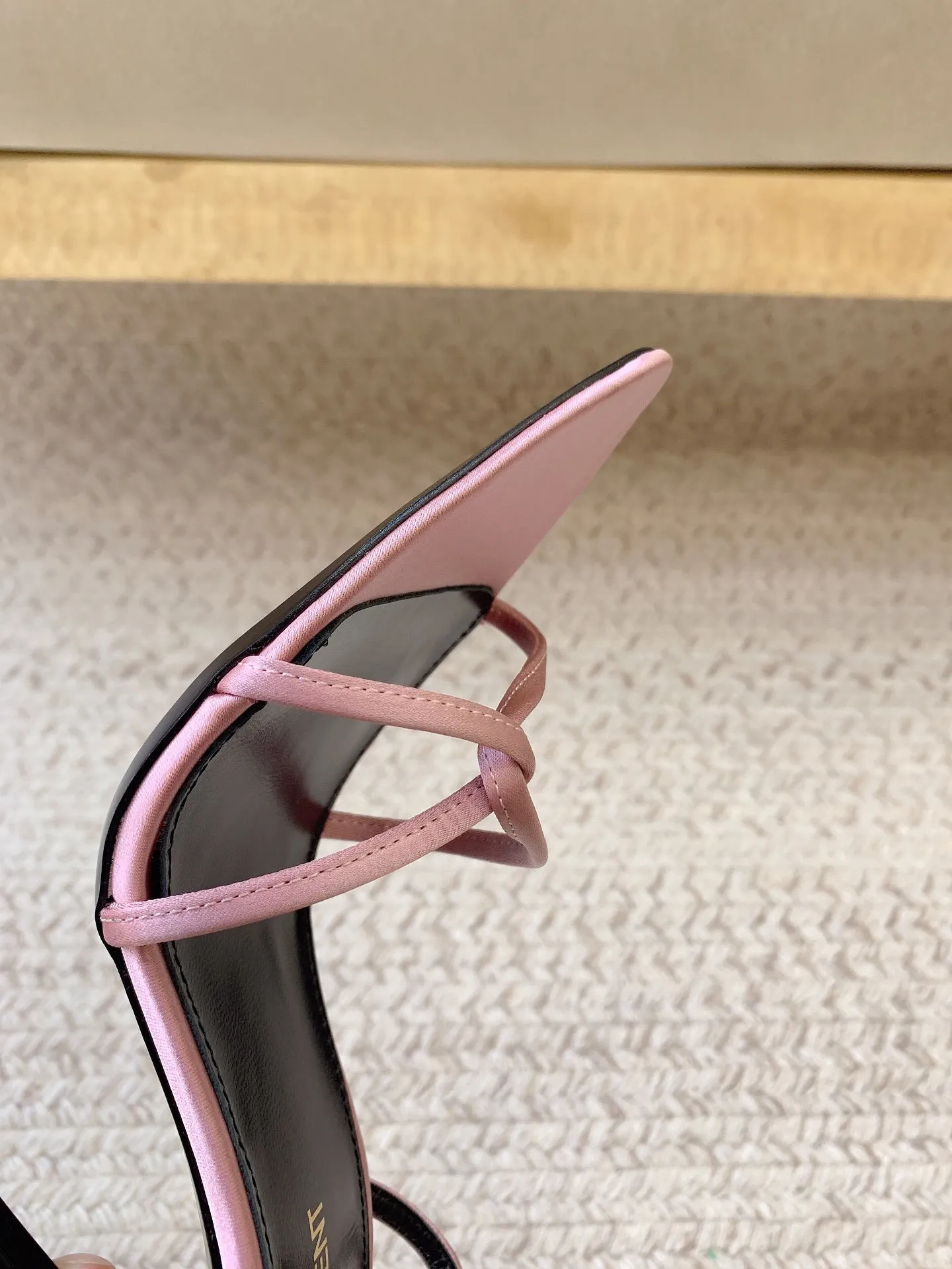 IN Saint PINK Multi-purpose Laurent Eye-catching STRAPPY HEEL HIGH SANDALS SILK