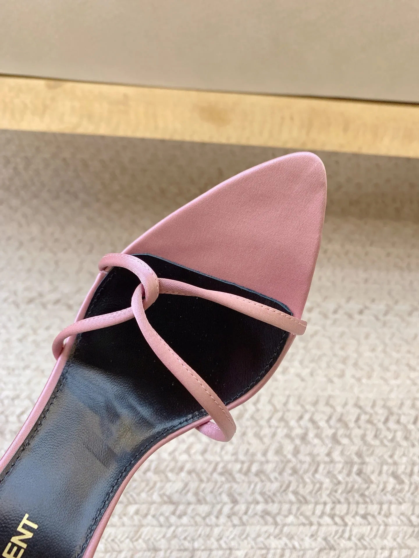 IN Saint PINK Multi-purpose Laurent Eye-catching STRAPPY HEEL HIGH SANDALS SILK