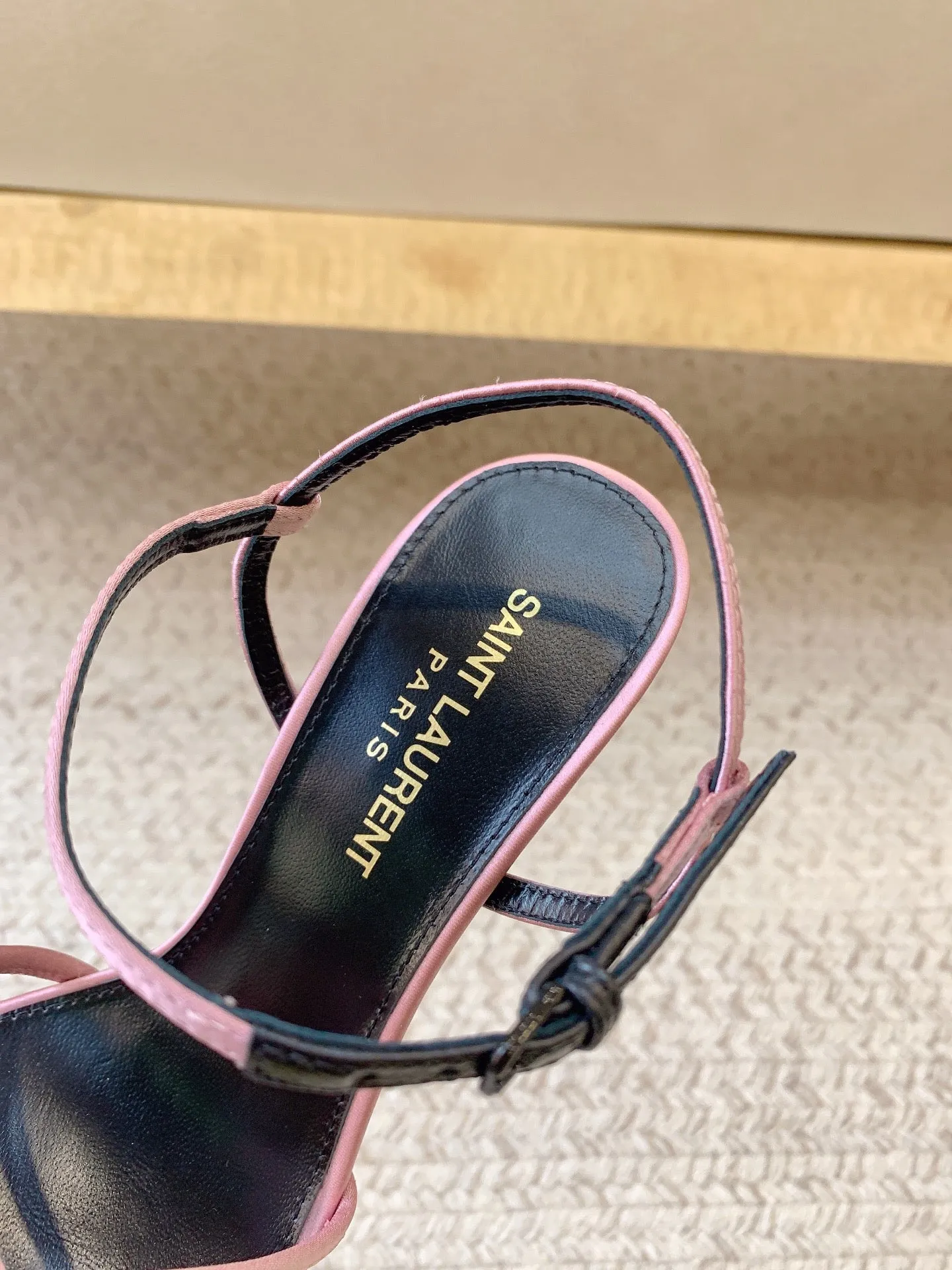 IN Saint PINK Multi-purpose Laurent Eye-catching STRAPPY HEEL HIGH SANDALS SILK