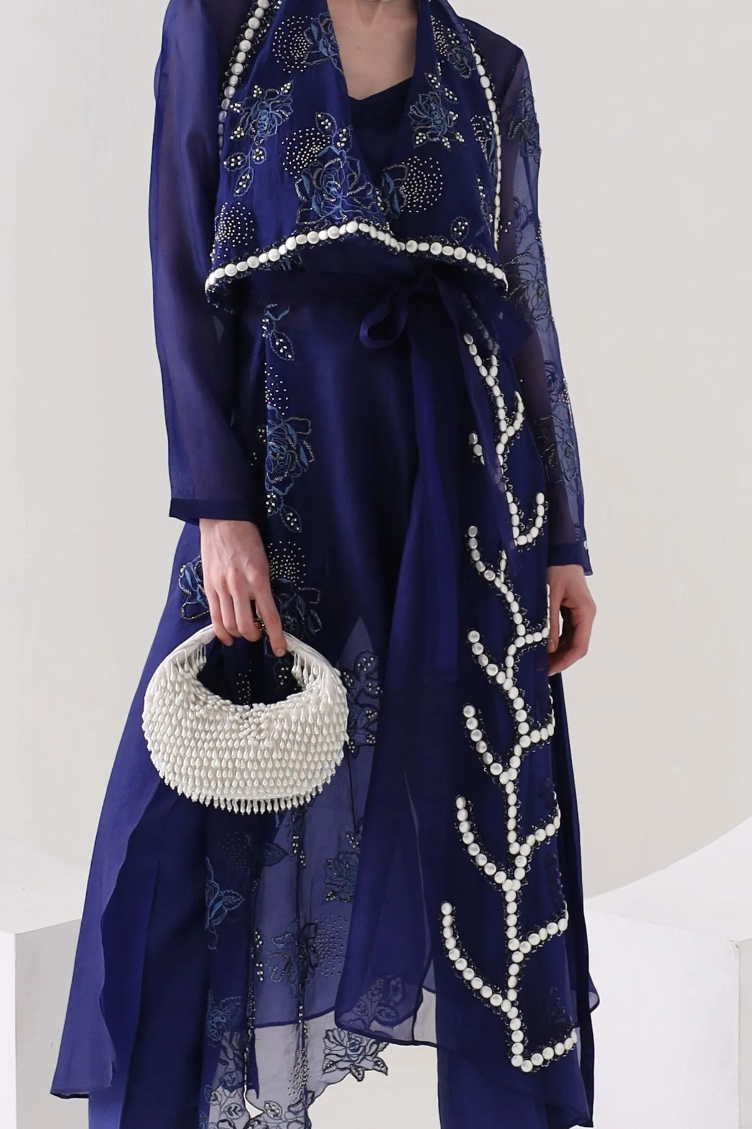 Ivory Embellished Venti Pearl Tasselled Hobo Bag