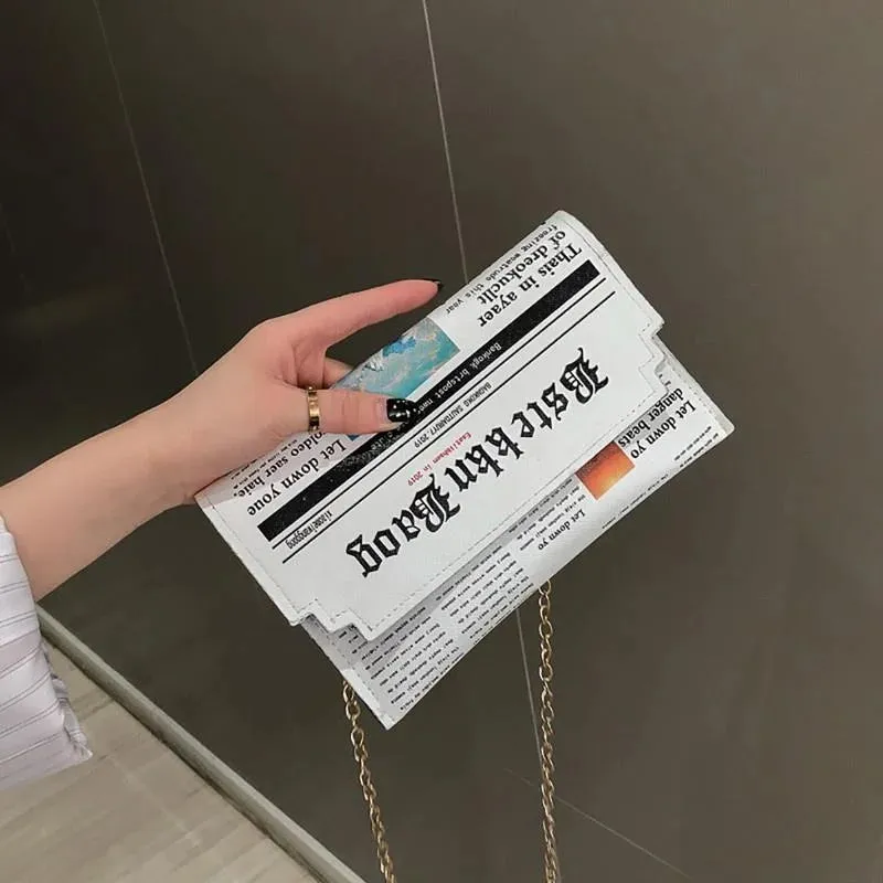 Kawaii Chic Women's Newspaper Messenger Bag 📬✨ - Adorable Square Shoulder Bag for Trendy Fashionistas! 👜💕