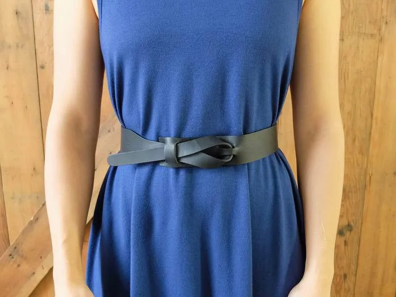 Muse 1.5 Inch Buckleless Leather Belt