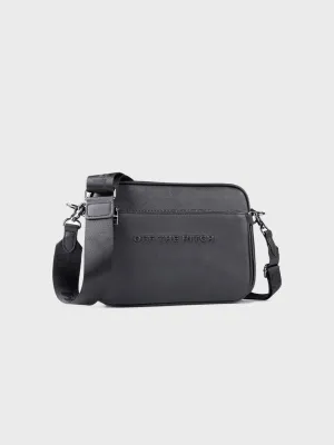 Off The Pitch Take-Off Messenger Bag | Black
