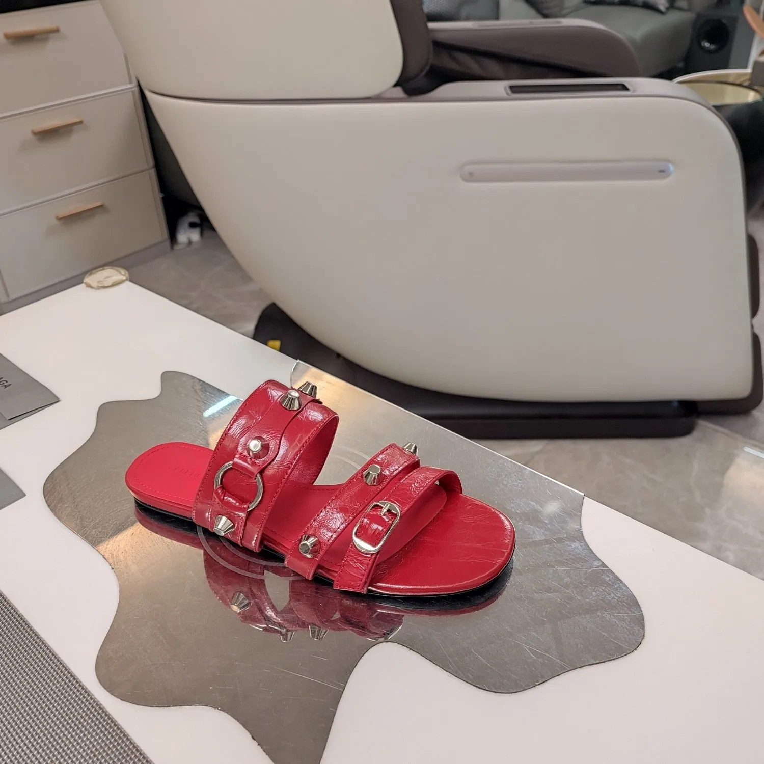SANDALS WAX-OIL RED Supportive policies SHEEPSKIN STRAPPY STUDDED IN FLAT Best-in-class Balanciaga