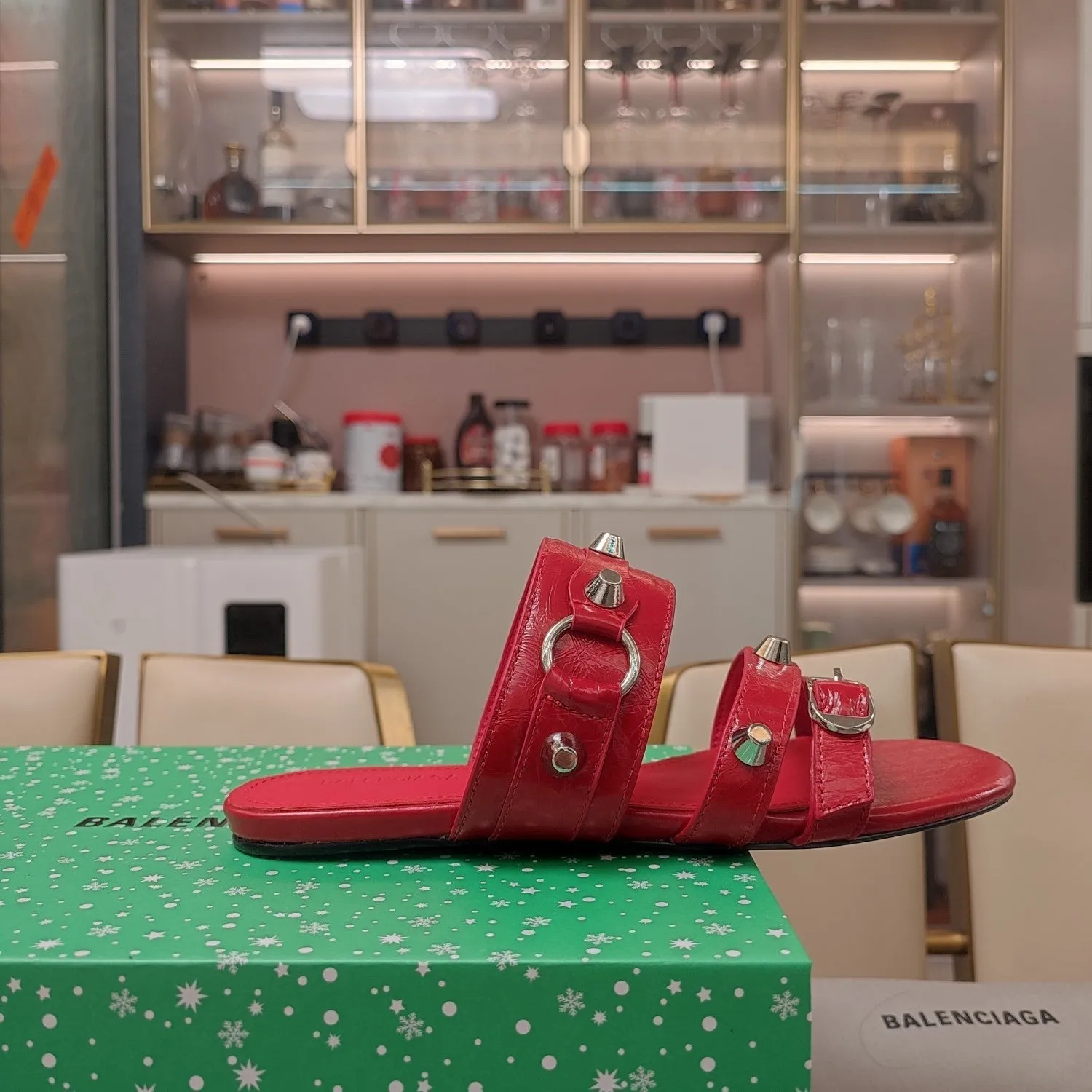 SANDALS WAX-OIL RED Supportive policies SHEEPSKIN STRAPPY STUDDED IN FLAT Best-in-class Balanciaga