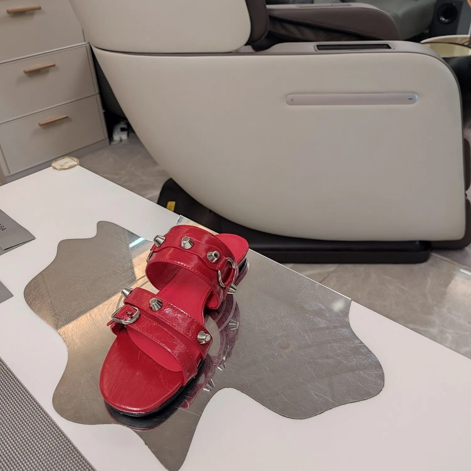 SANDALS WAX-OIL RED Supportive policies SHEEPSKIN STRAPPY STUDDED IN FLAT Best-in-class Balanciaga