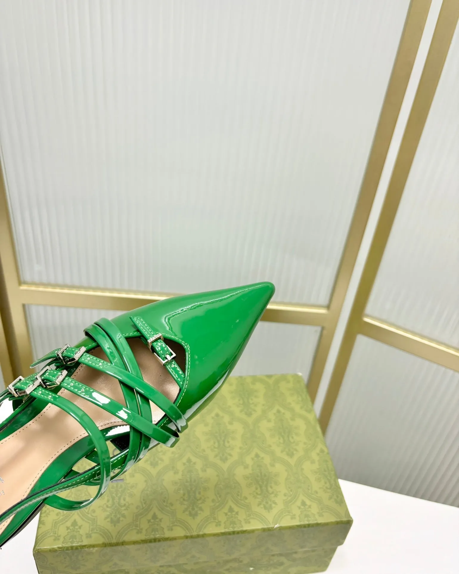 Secure transactions GLOSSY STRAPPY Cross-border shipping FLAT CALFSKIN GREEN SLINGBACK Gucci EMERALD IN