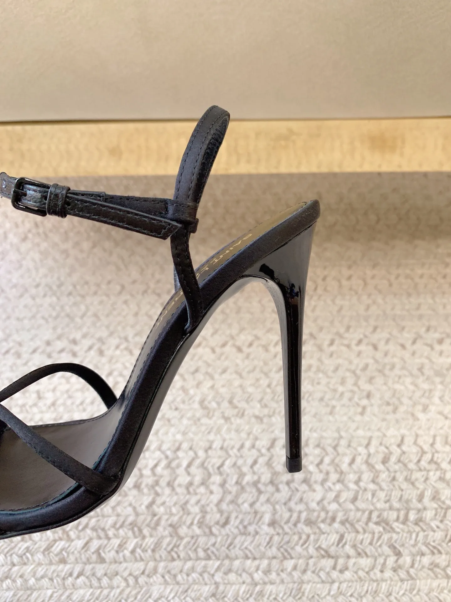SILK SANDALS HIGH Wireless-enabled IN BLACK HEEL Laurent STRAPPY Global selection Saint