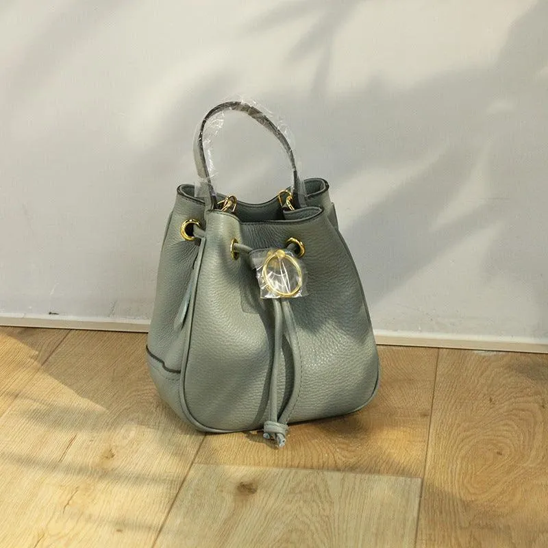 Simple drawstring shoulder bag