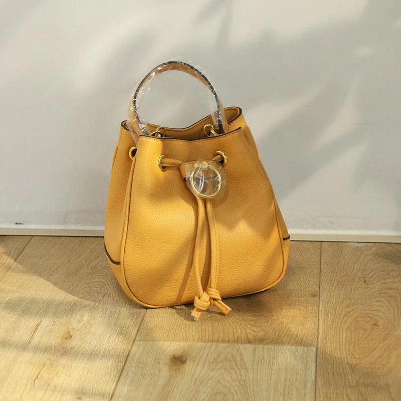 Simple drawstring shoulder bag