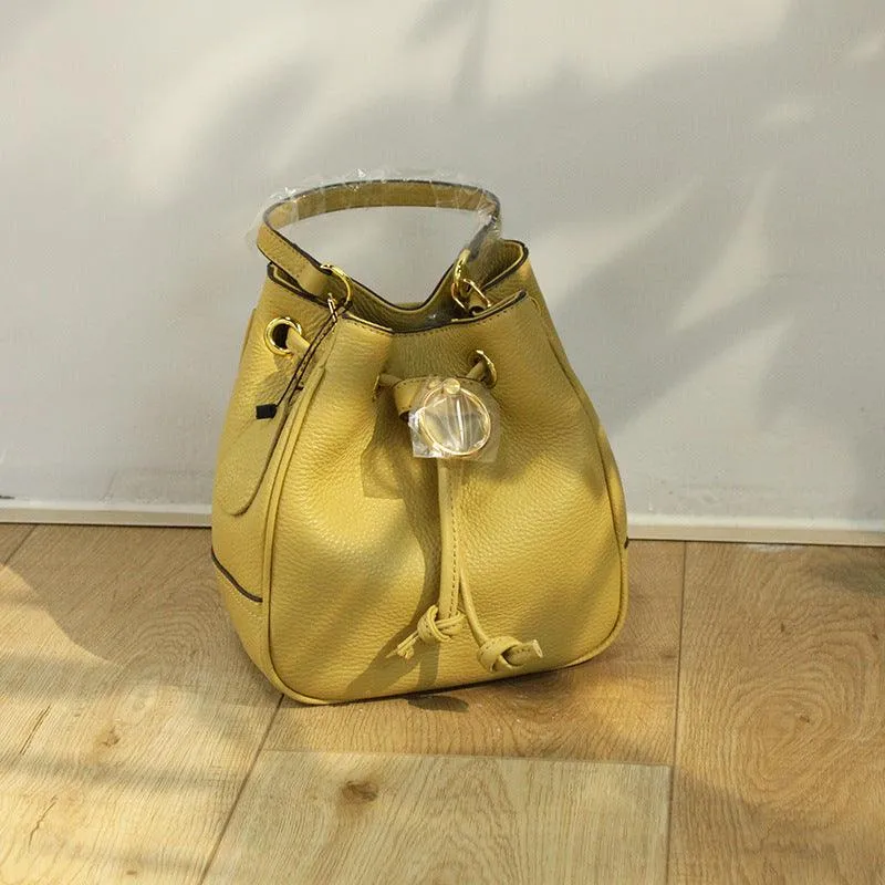 Simple drawstring shoulder bag