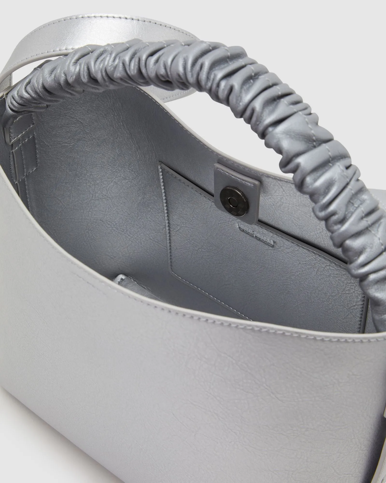 Vida Mini Hobo