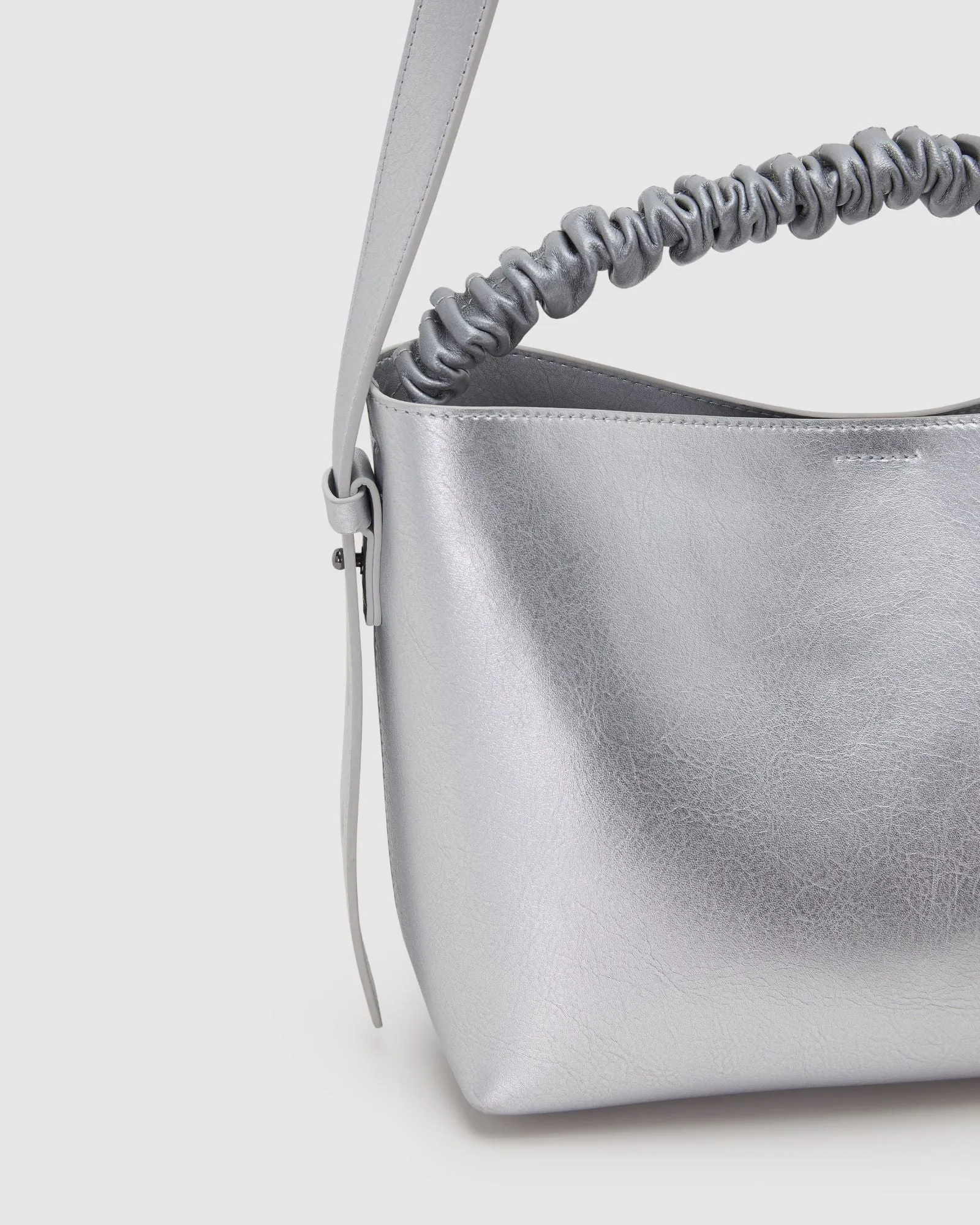 Vida Mini Hobo