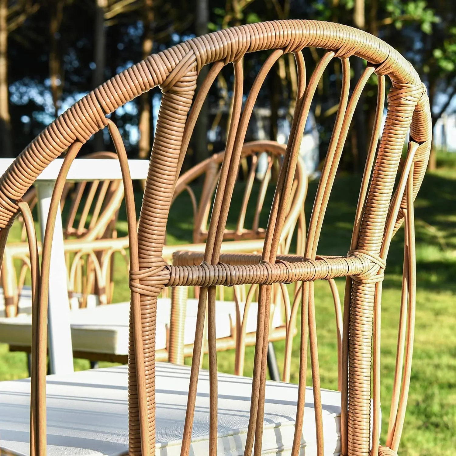 YITAHOME 4 Pieces Rattan Wicker Dinning Chairs, Outdoor Indoor Patio Furniture Set with Cushion and Curved Back All Weather Bistro Chair for Garden Backyard Porch Poolside Restaurant (Beige)