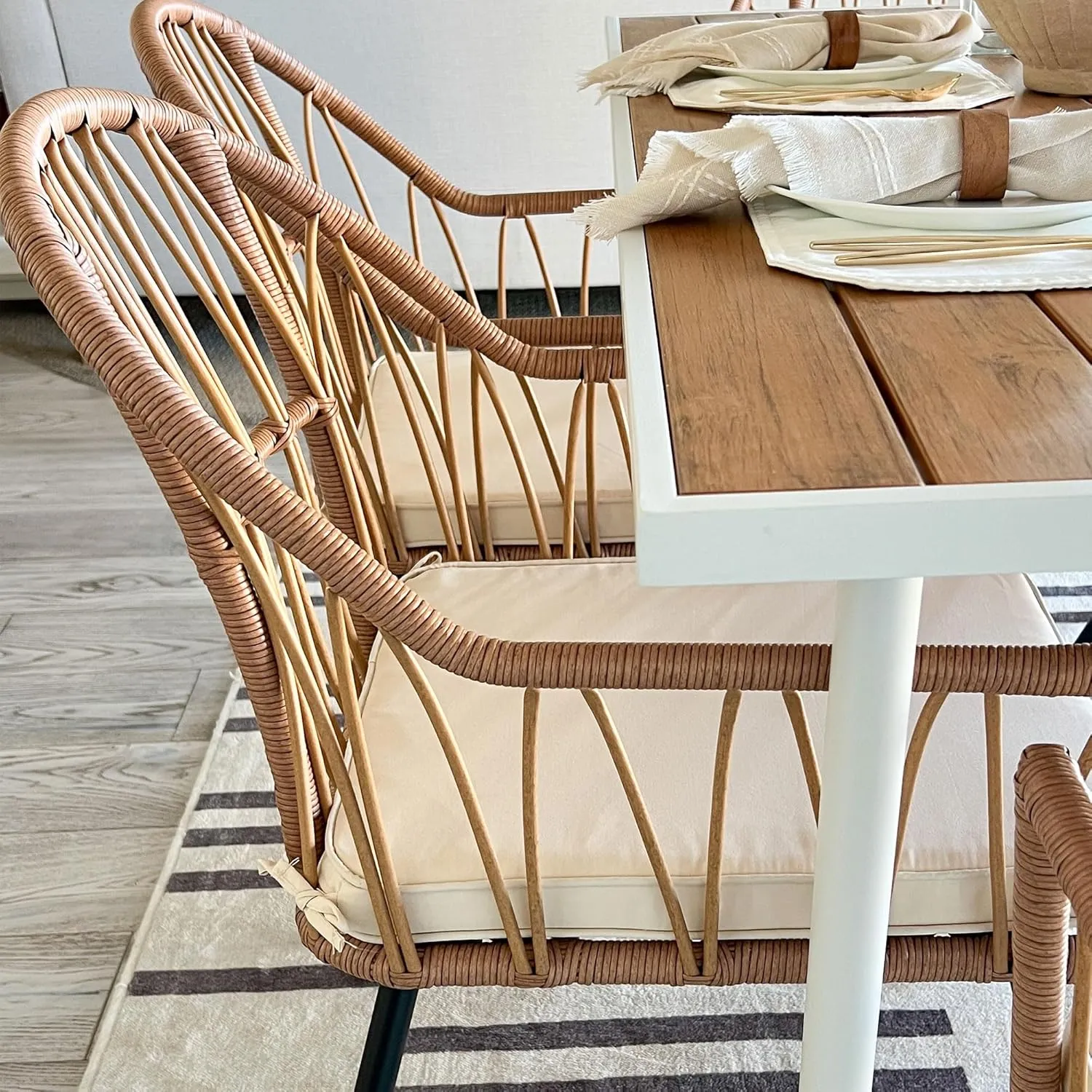 YITAHOME 4 Pieces Rattan Wicker Dinning Chairs, Outdoor Indoor Patio Furniture Set with Cushion and Curved Back All Weather Bistro Chair for Garden Backyard Porch Poolside Restaurant (Beige)